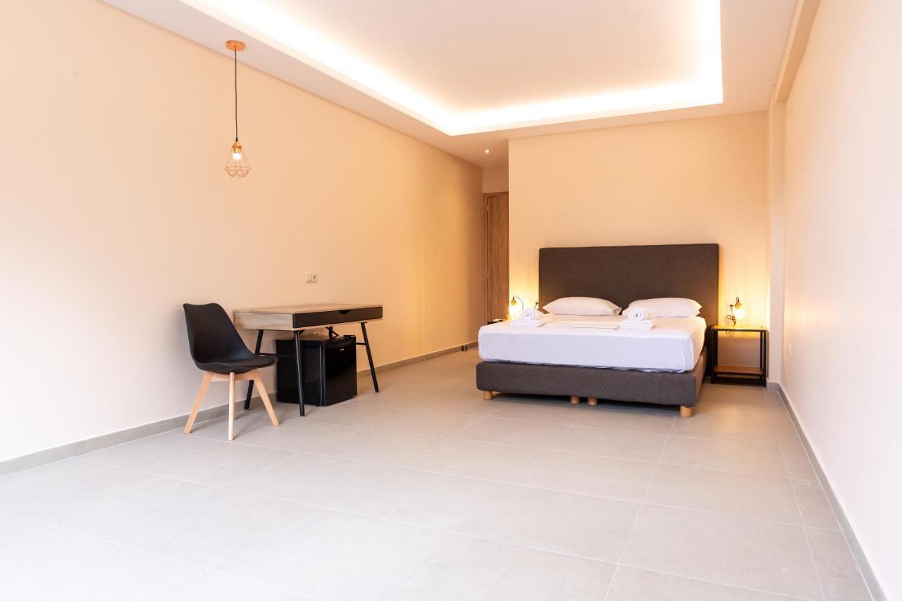 Mini Suites Near Athen'S Airport Free Shuttle From And To Athen'S Airport Spáta Exterior foto